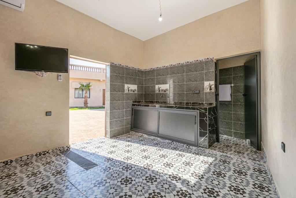 Villa Leila,Piscine , Grand Jardin, Jeux , Cuisiniere Marrakesh Exterior foto