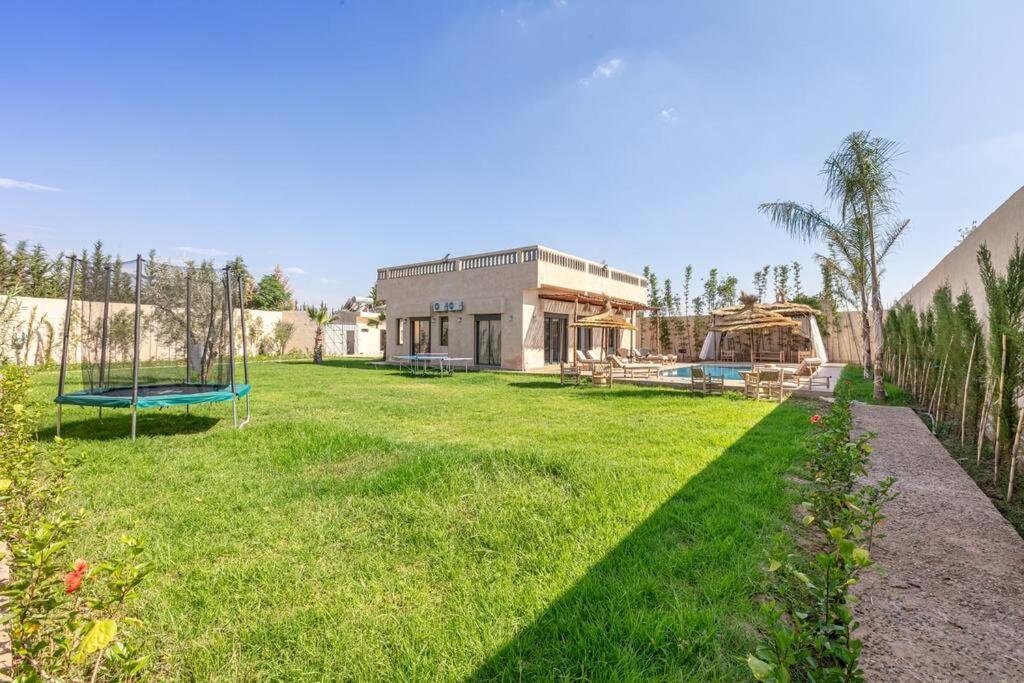 Villa Leila,Piscine , Grand Jardin, Jeux , Cuisiniere Marrakesh Exterior foto